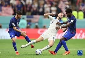 东契奇42分7篮板8助攻4抢断闪耀全场，湖人三连败暴露两大关键短板